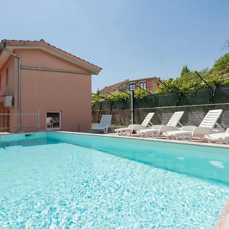 2 Bedroom Gorgeous In Holiday home