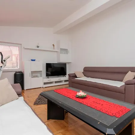 Holiday home 2 Bedroom Gorgeous In Imotski
