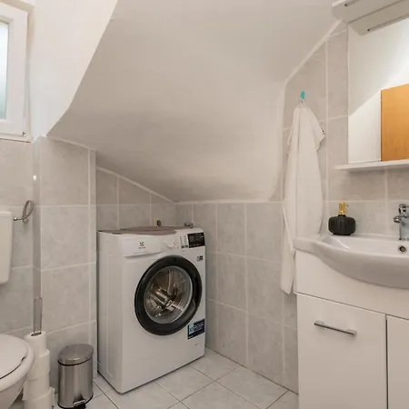 2 Bedroom Gorgeous In *