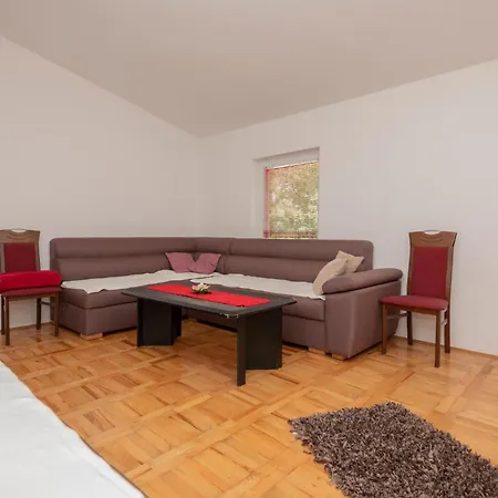 2 Bedroom Gorgeous In Holiday home *