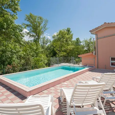 2 Bedroom Gorgeous In *